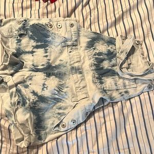 No boundaries short overalls